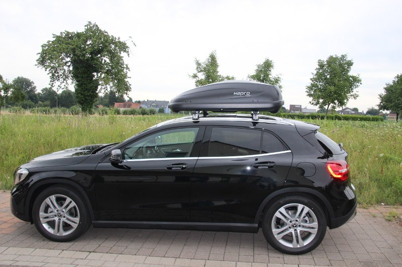 Dachbox 370 Liter auf einem Mercedes GLA in Waldsee