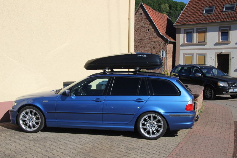 Dachbox auf einem 3er BMW Touring, bei uns leihen z.B. in Speyer