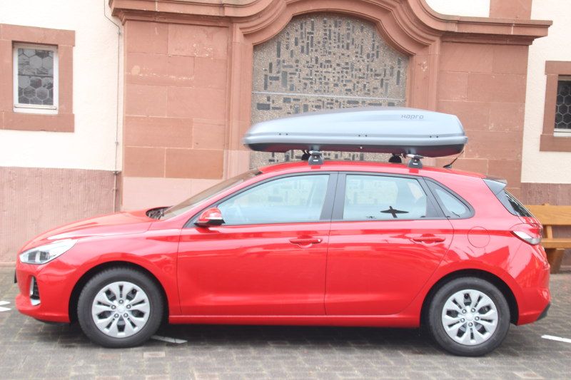 Speyer: Dachbox der Marke HAPRO mit 430 Liter Volumen auf einem Hyundai i30