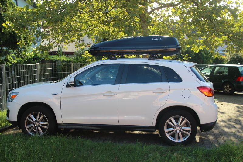 Schifferstadt: Hapro-Dachbox 430 Liter Volumen auf einem Mitsubishi ASX