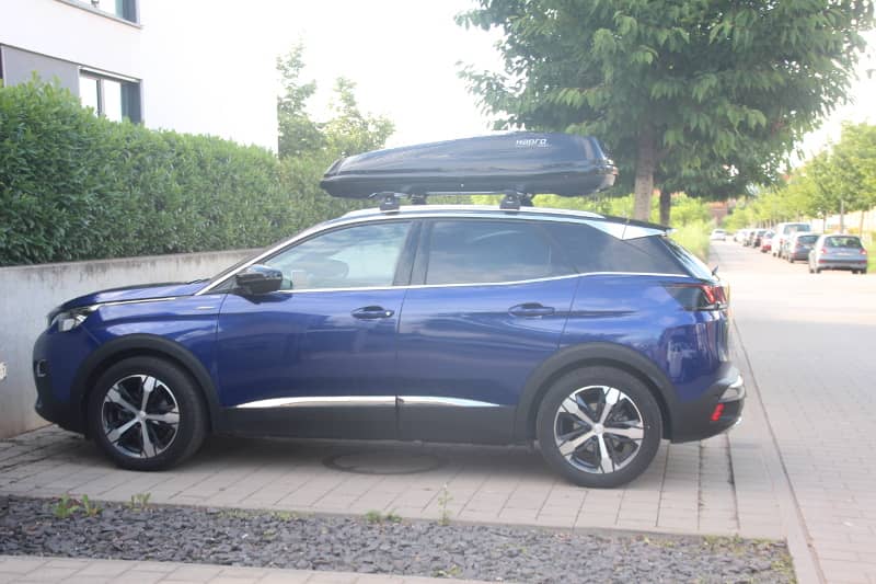 Speyer: Dachbox mit 430 Liter Volumen auf einem Peugeot 3008 SUV